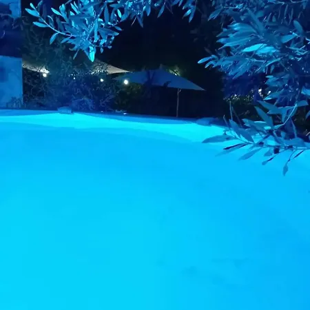 A | 62 M² | Piscine Privee Lägenhet Alès