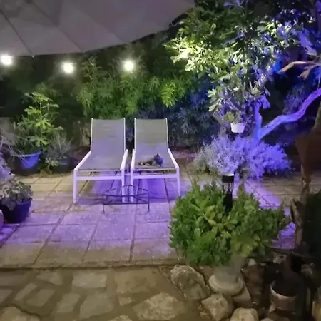 A | 62 M² | Piscine Privee Lägenhet Alès