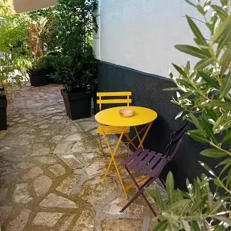 Lägenhet A | 62 M² | Piscine Privee Alès